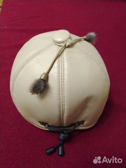 Кепка кожаная женская