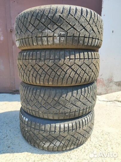 Nitto Therma Spike 235/55 R18 104T