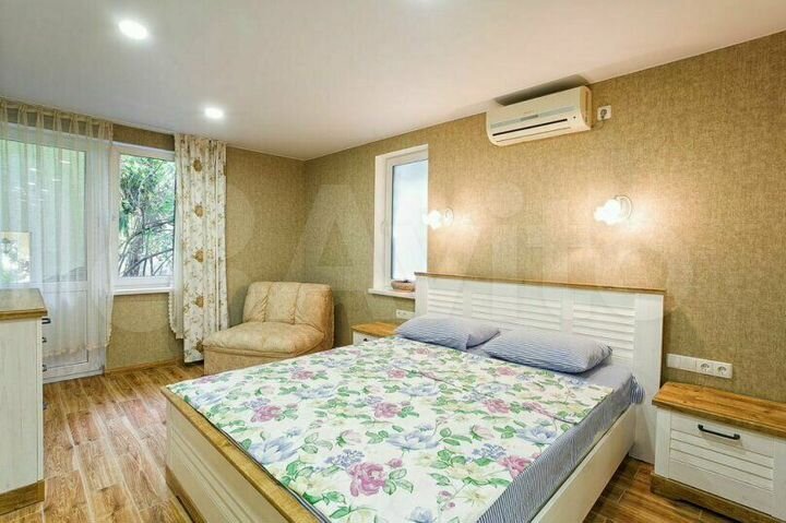 Дом 500 м² на участке 2 сот.