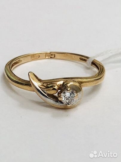 Золотое кольцо с бриллиантом