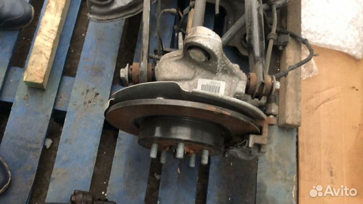 Цапфа задняя Land Rover Range Rover Evoque