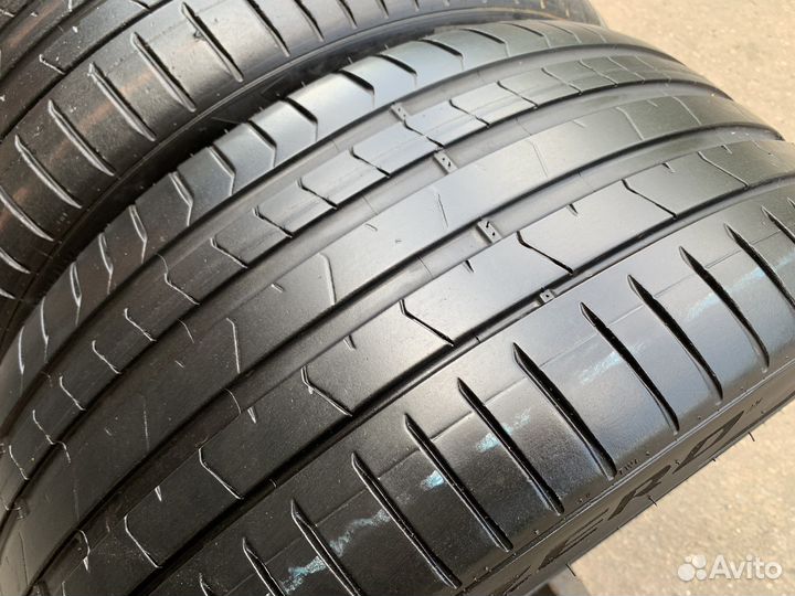Pirelli P Zero PZ4 275/35 R22