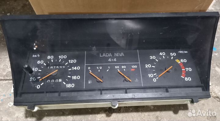 Панель приборов нива