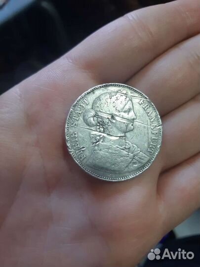 Коллекционная монета