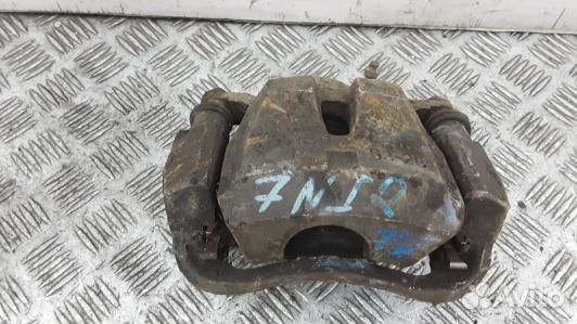 Суппорт тормозной передний левый toyota RAV 4 ZSA3