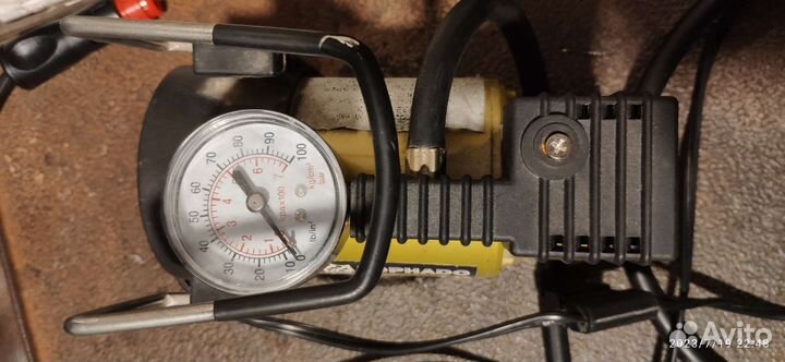 Компрессор автомобильный