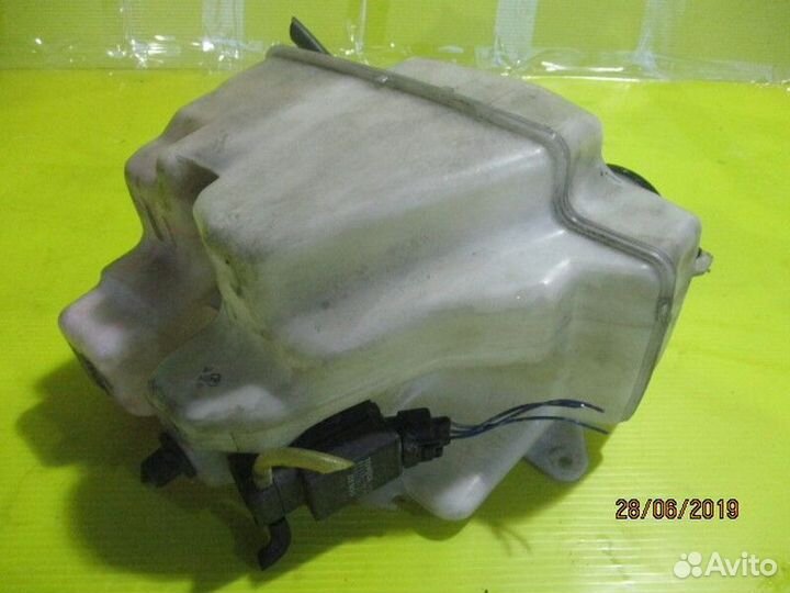 Бачок стеклоомывателя