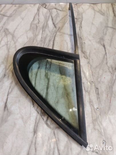 Форточка двери передняя правая Peugeot 207 WA 5FW