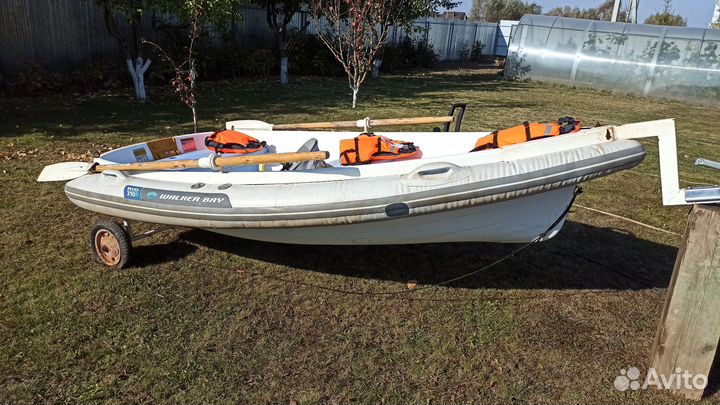 Весельно/моторная прогулочная лодка