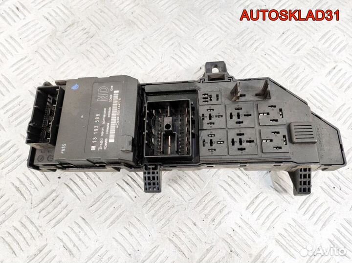 Блок предохранителей Opel Vectra C 13223679