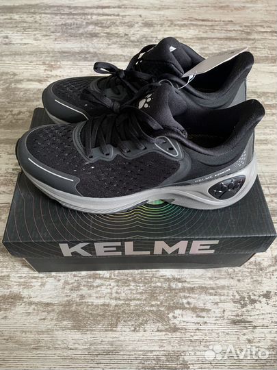 Кроссовки kelme 38 размер