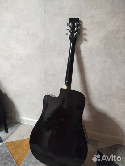 Акустическая гитара