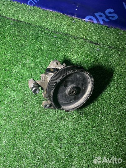 Насос гидроусилителя руля Mercedes-Benz E300 M272