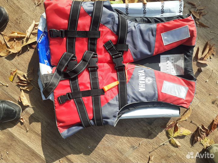 Спасательный жилет