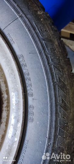 R16 Bridgestone Blizzak Revo GZ 215/65, PCD 5x139.7 DIA 108.5