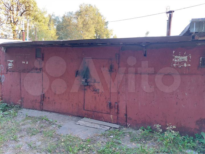 Гараж, > 30 м²