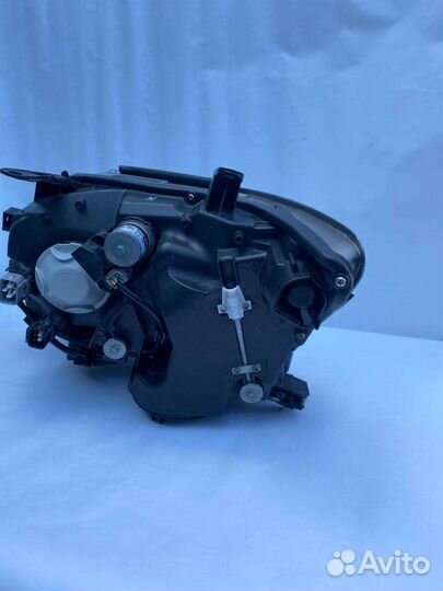 Продаю б/у правую переднюю фару Lexus GX460 2014