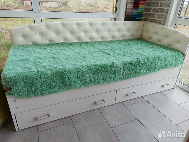 Кровать софа с каретной стяжкой