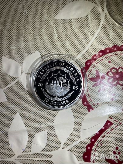 Голубой древолаз. Серебро 10 долларов 2005 года