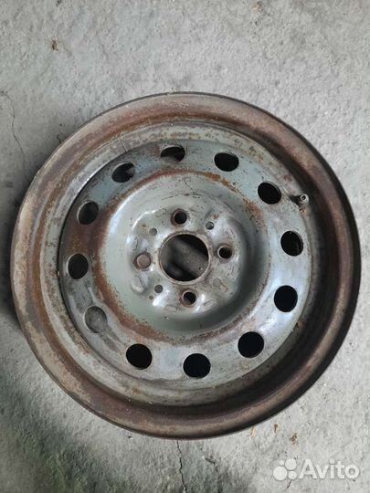 Штампованый диск r14 Ваз Лада
