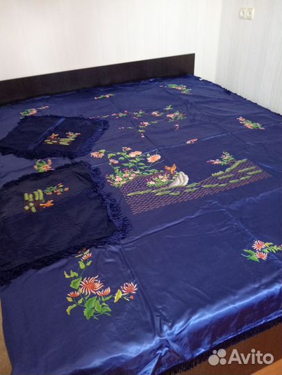 Покрывало Китай атлас две наволочки