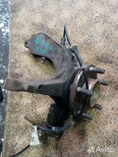 Кулак передний левый на Форд Ц-Макс 05г