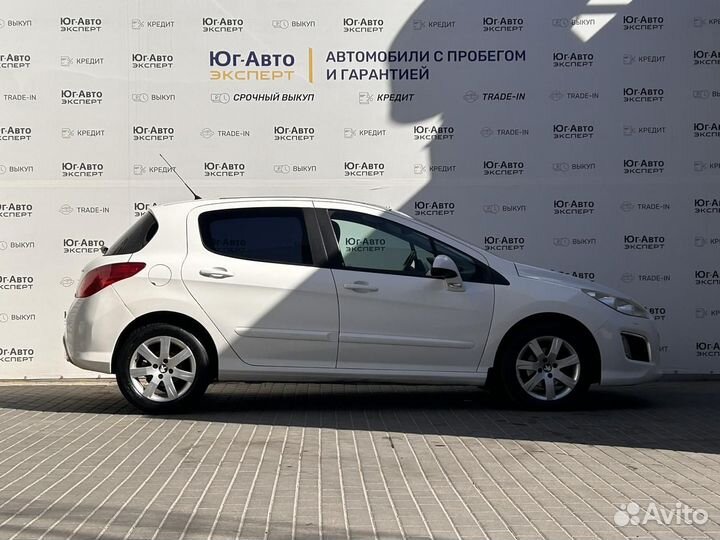 Peugeot 308, 2011