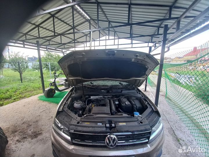 Volkswagen Tiguan 1.4 AMT, 2020, битый, 61 000 км