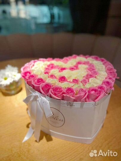 Букет из роз в шляпной коробке