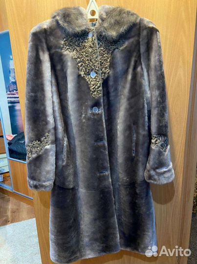 Шуба мутоновая с капюшоном