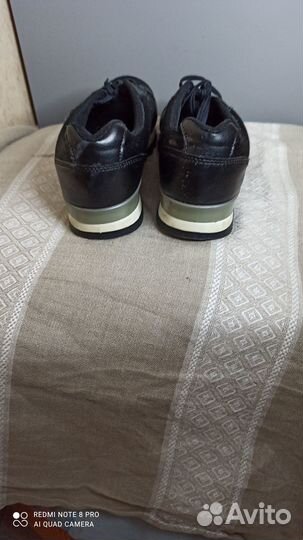 Кроссовки женские 37 размер бу