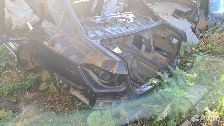 Задняя часть Mercedes-Benz w212 седан 2010