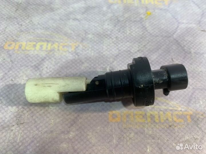 Датчик уровня стеклоомывателя Opel Vectra B