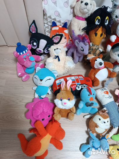 Мягкие игрушки пакетом много