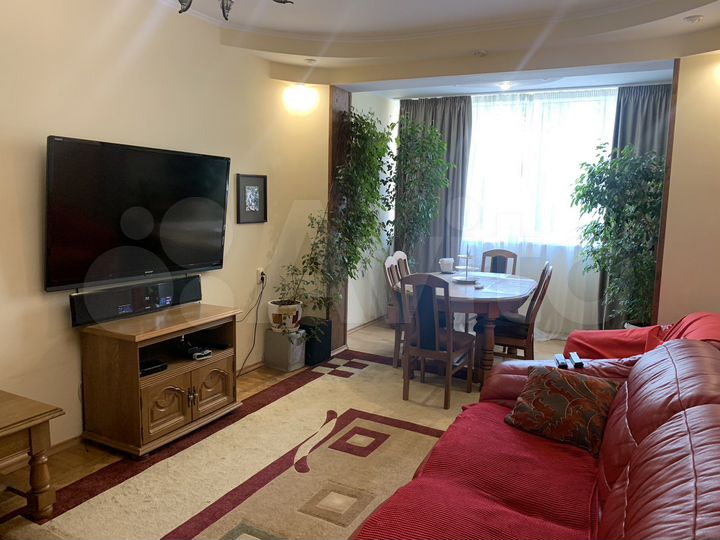 3-к. квартира, 100 м², 2/5 эт.