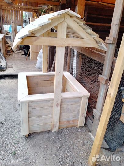 Декоративный колодец