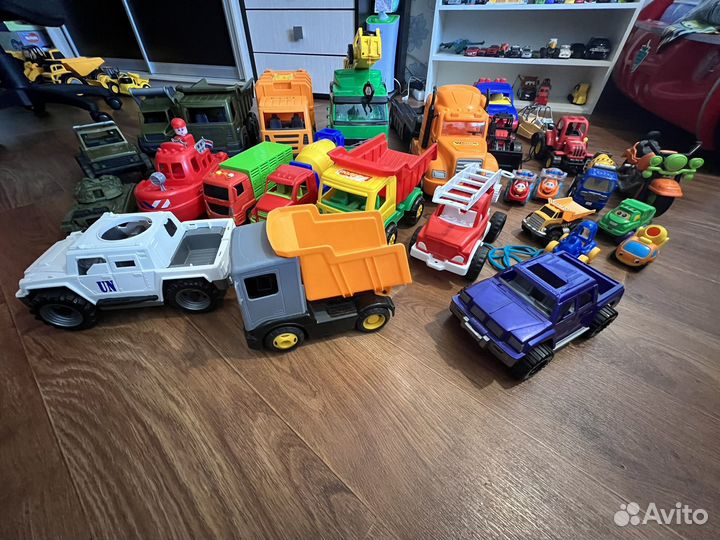 Много машин для малыша