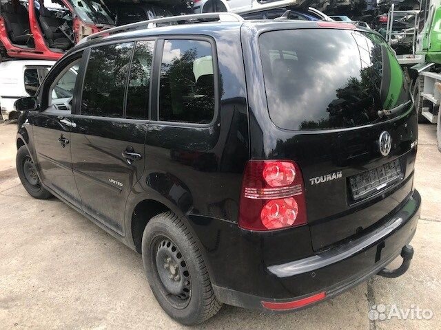 Разбор на запчасти Volkswagen Touran