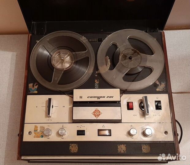 Катушечный магнитофон Сатурн 201