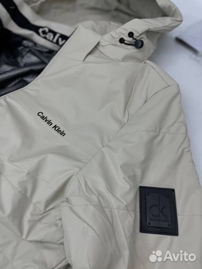 Продам ветровку отличного качества