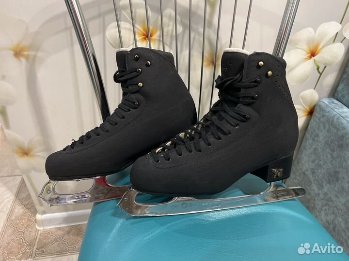 Risport RF-1 размер 270 на Gold Seal размер 10