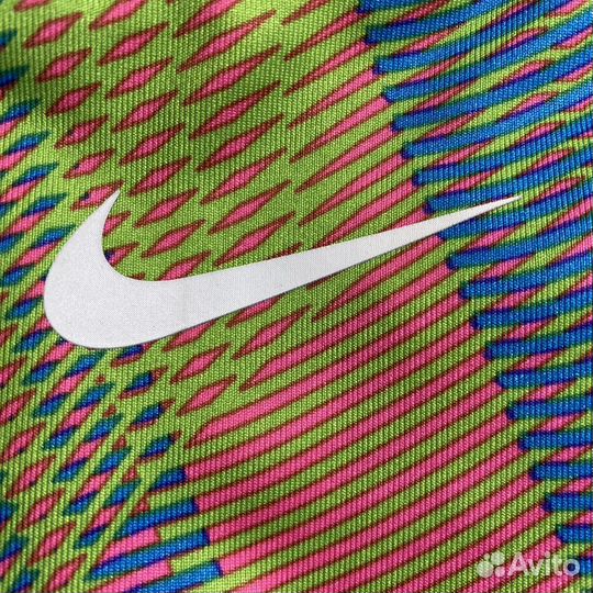 Спортивный топ Nike M