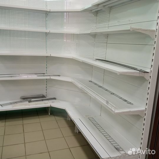 Витрины и стеллажи, новые и б/у