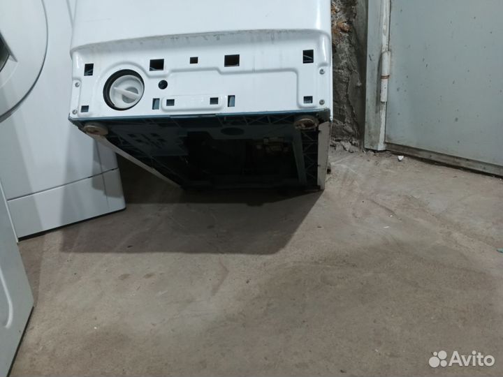 Стиральная машина с вертикальной загрузкой