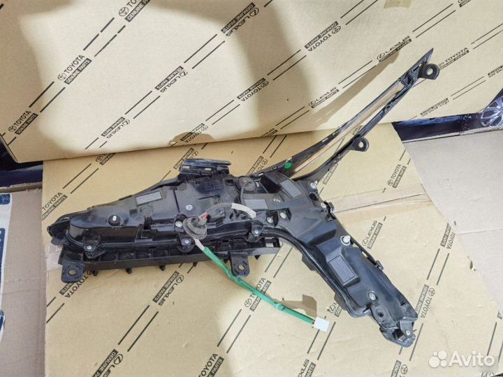 Фонарь левый Lexus Lc 500