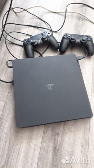 Игровая приставка ps4