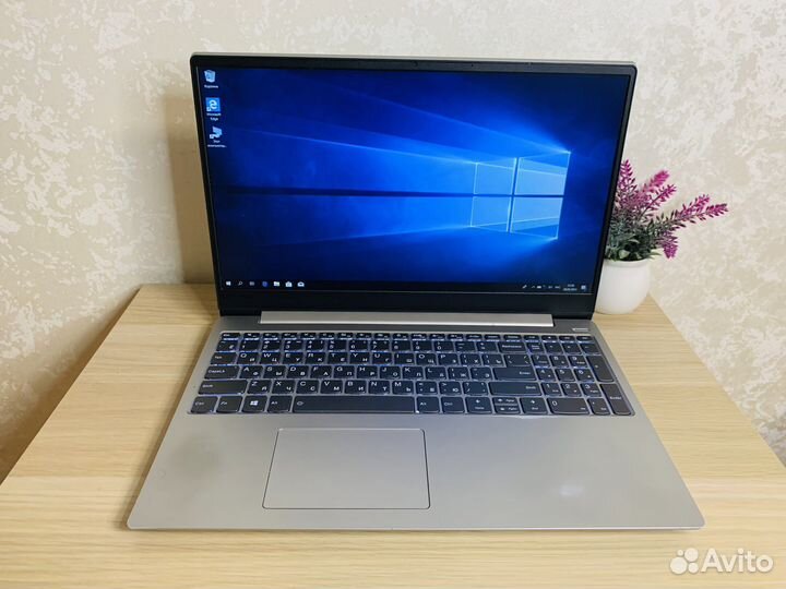 Мощный, свежий ноутбук (8 ядер/ SSD/ 12 гб)