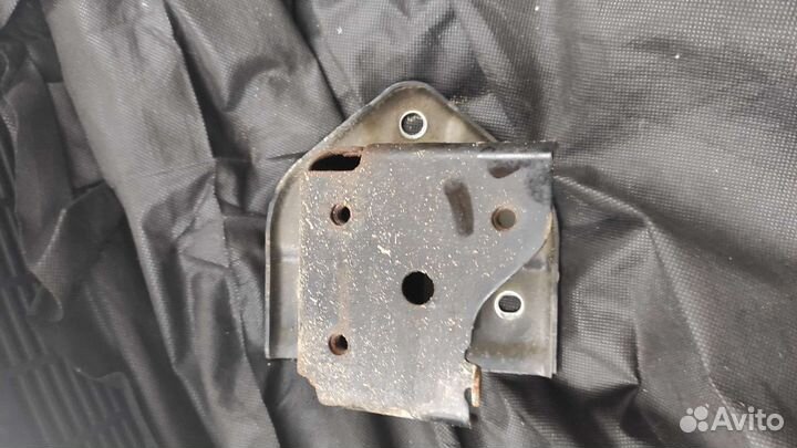 Кронштейны усилителя заднего бампера Outlander