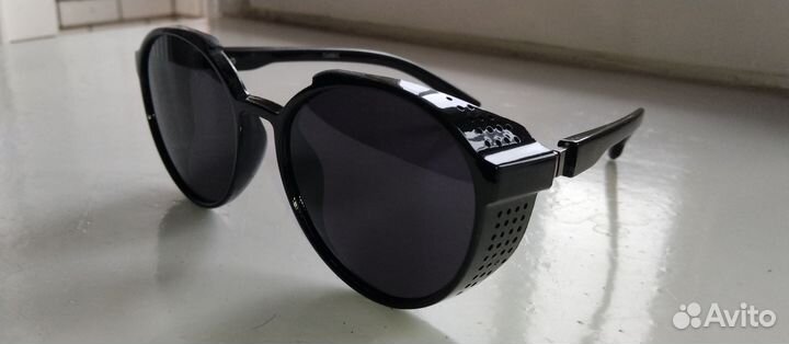 Солнцезащитные очки