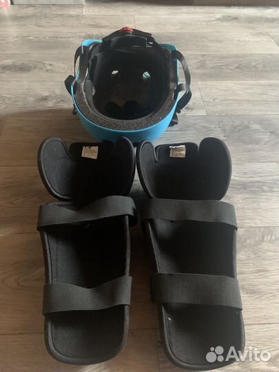 Шлем велосипедный и наколенники